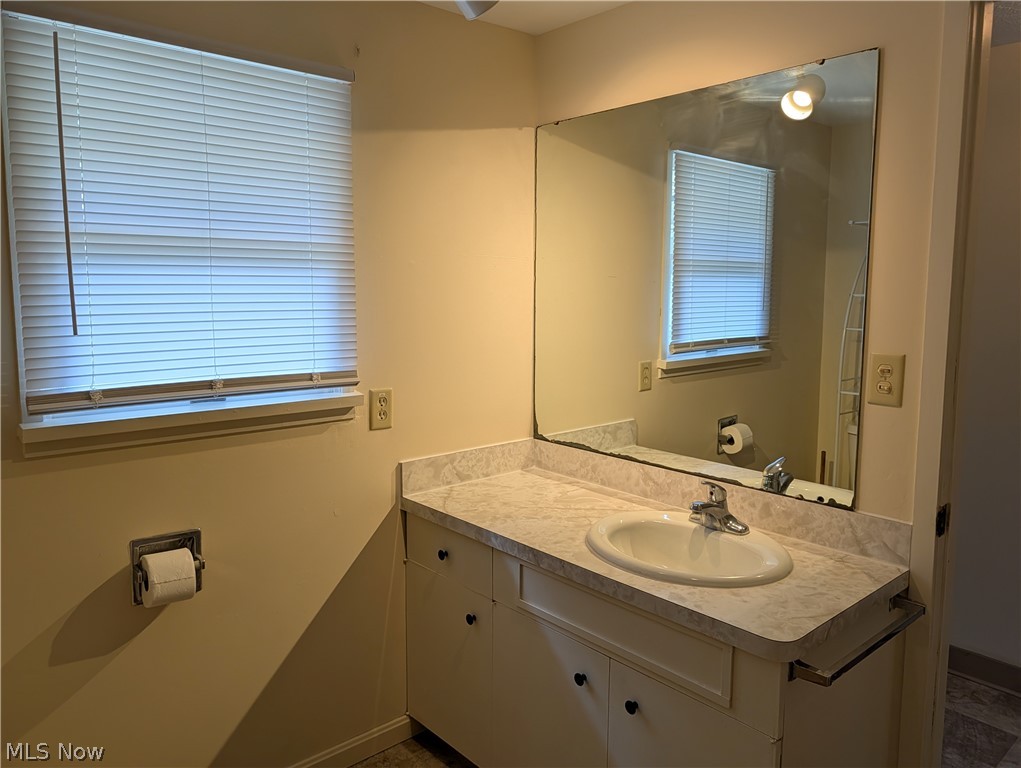 13992 E Center Street Burton OH 44021