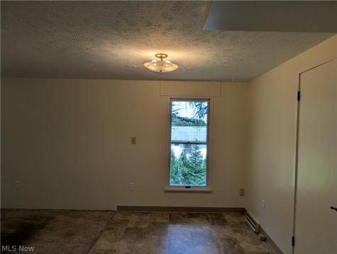 13992 E Center Street Burton OH 44021