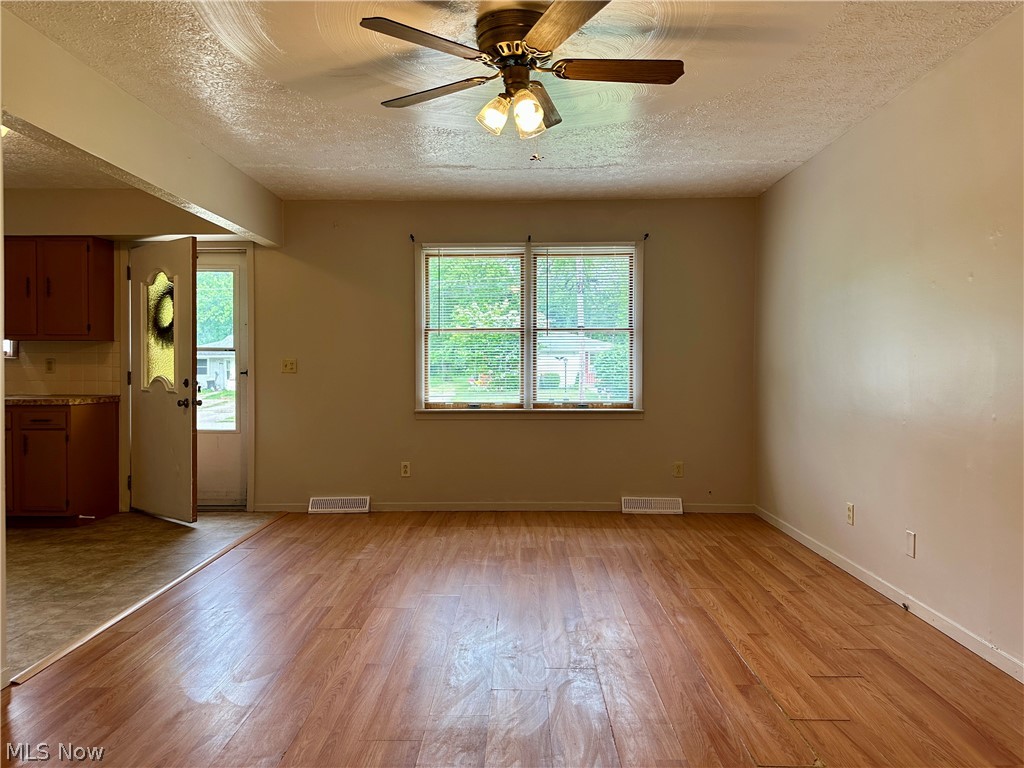 4827 Dunsmore Avenue Ashtabula OH 44004