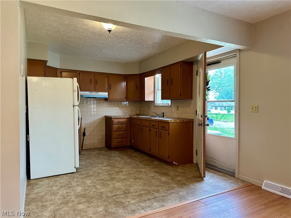 4827 Dunsmore Avenue Ashtabula OH 44004