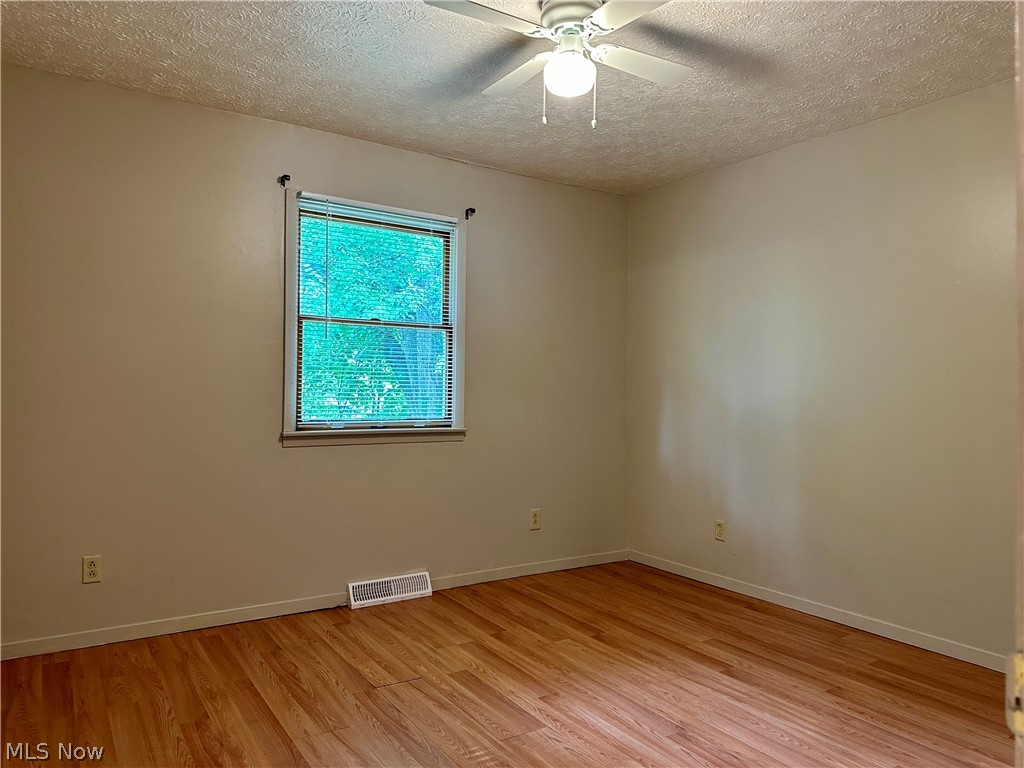 4827 Dunsmore Avenue Ashtabula OH 44004