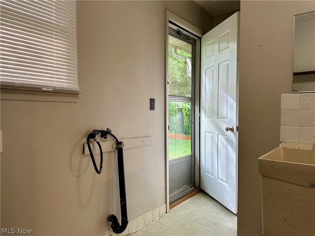 4827 Dunsmore Avenue Ashtabula OH 44004