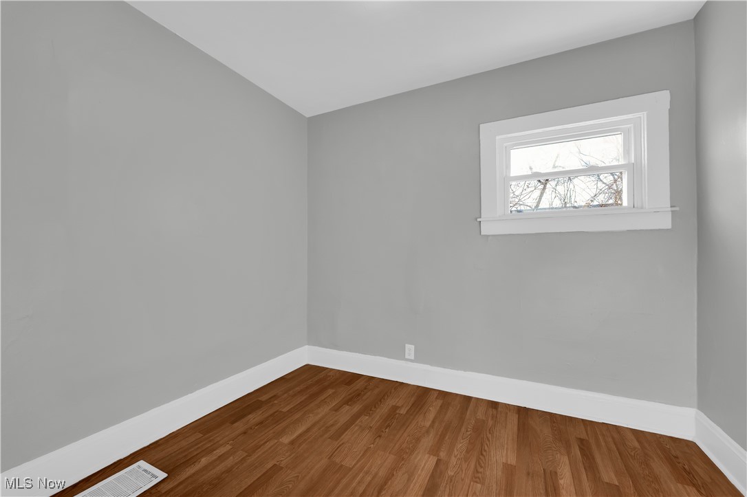 3992 E 26th Street Newburgh Heights OH 44105
