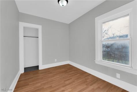 3992 E 26th Street Newburgh Heights OH 44105