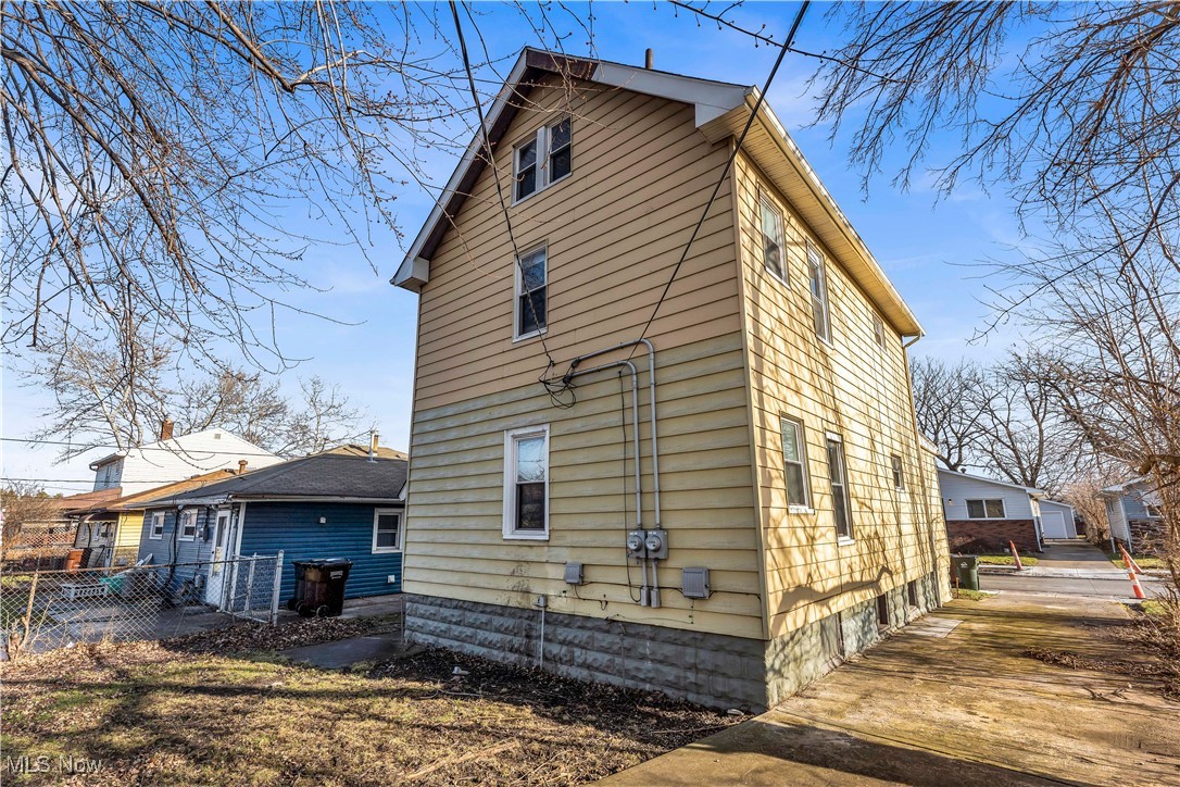 3992 E 26th Street Newburgh Heights OH 44105