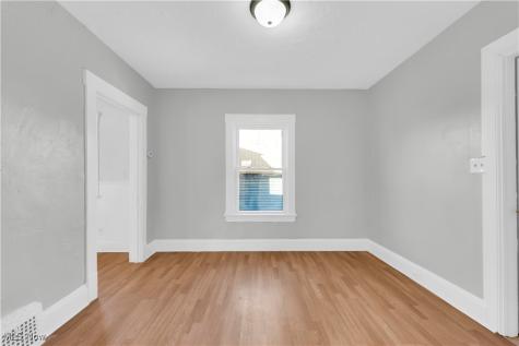 3992 E 26th Street Newburgh Heights OH 44105