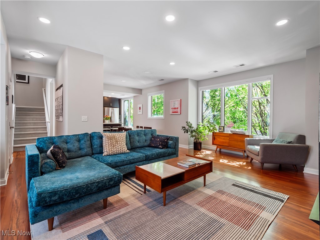 1471 Lindazzo Avenue Cleveland OH 44114