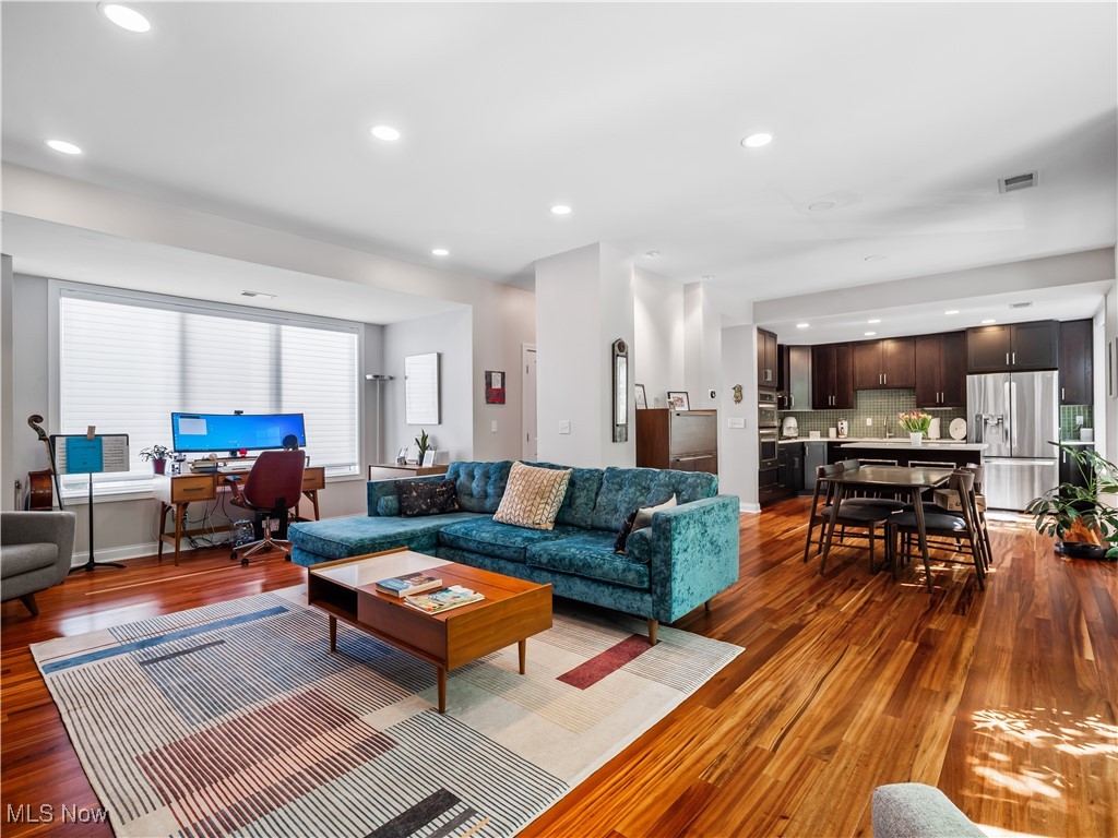 1471 Lindazzo Avenue Cleveland OH 44114