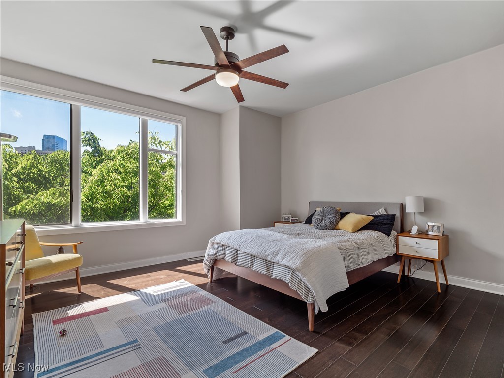 1471 Lindazzo Avenue Cleveland OH 44114