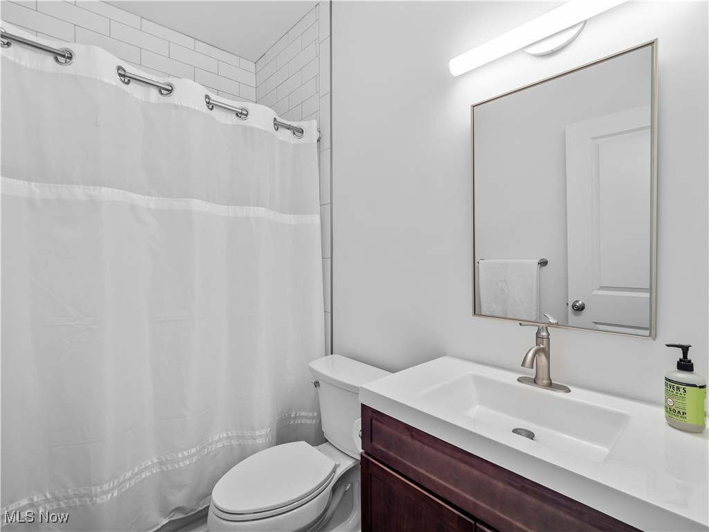 1471 Lindazzo Avenue Cleveland OH 44114