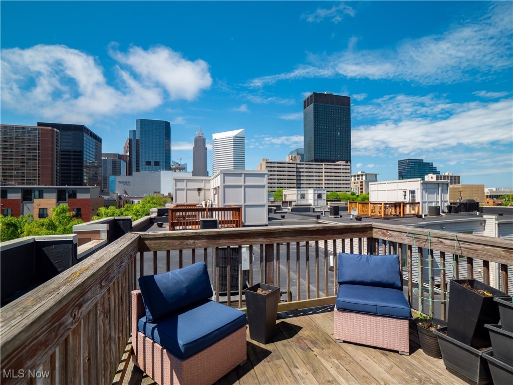 1471 Lindazzo Avenue Cleveland OH 44114