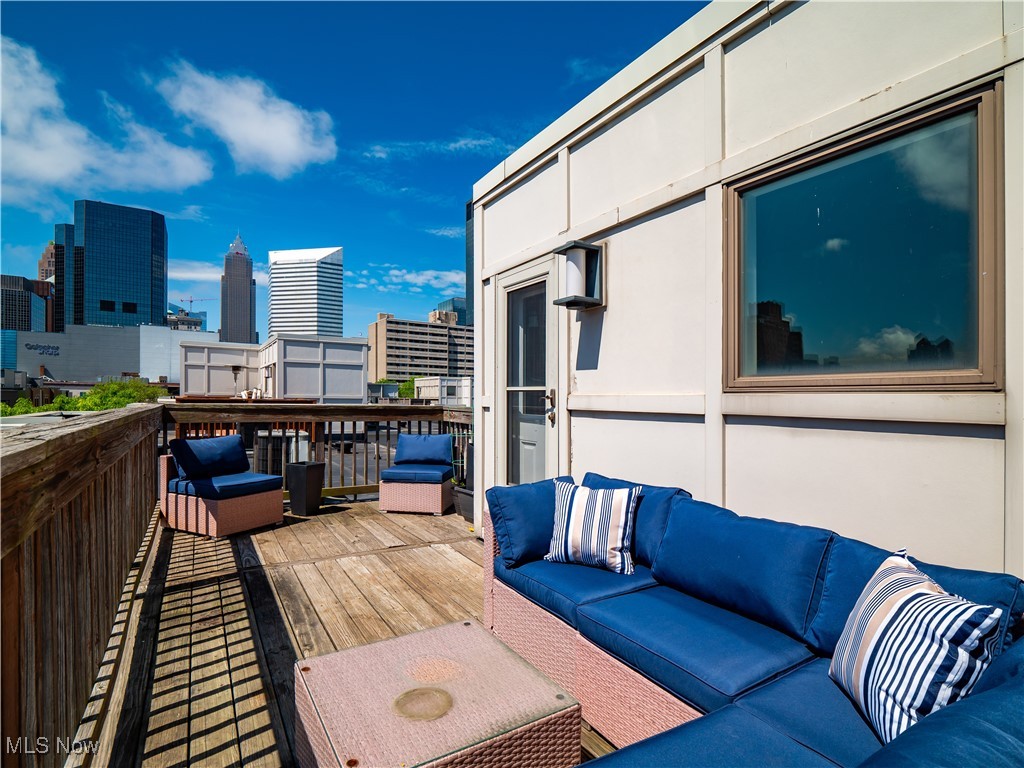 1471 Lindazzo Avenue Cleveland OH 44114