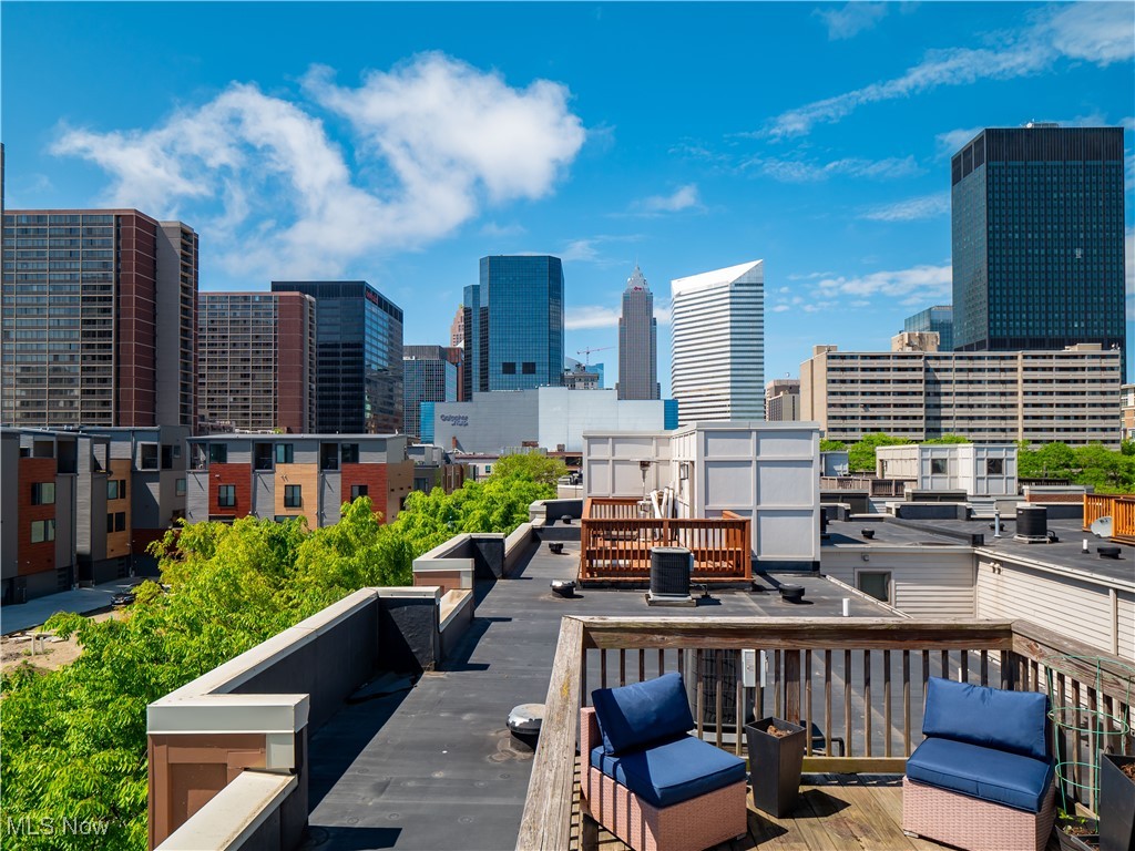 1471 Lindazzo Avenue Cleveland OH 44114