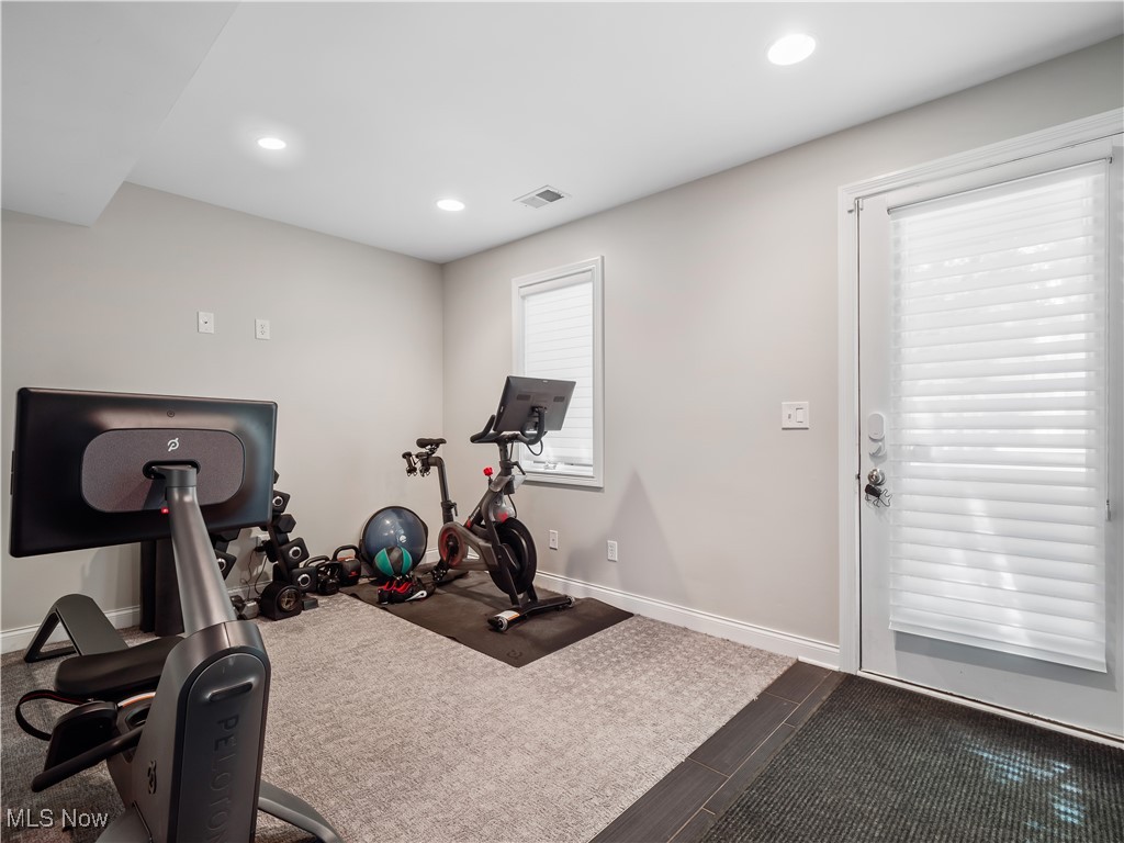 1471 Lindazzo Avenue Cleveland OH 44114