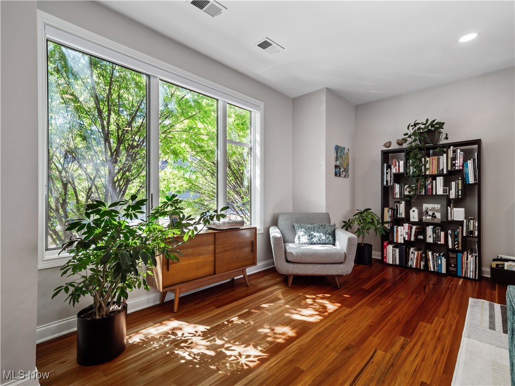 1471 Lindazzo Avenue Cleveland OH 44114