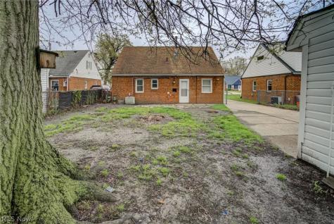 4706 W 158th Street Cleveland OH 44135