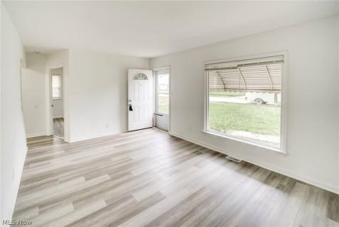4706 W 158th Street Cleveland OH 44135