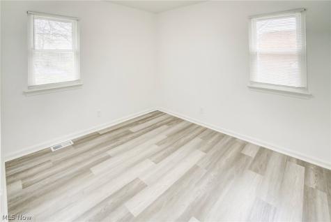 4706 W 158th Street Cleveland OH 44135