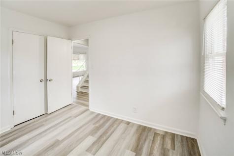 4706 W 158th Street Cleveland OH 44135