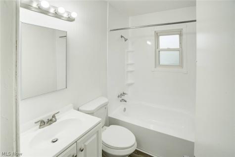4706 W 158th Street Cleveland OH 44135