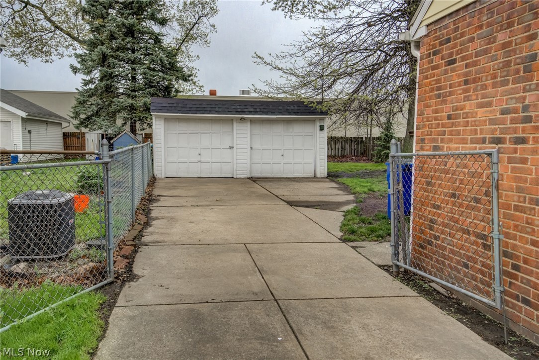 4706 W 158th Street Cleveland OH 44135