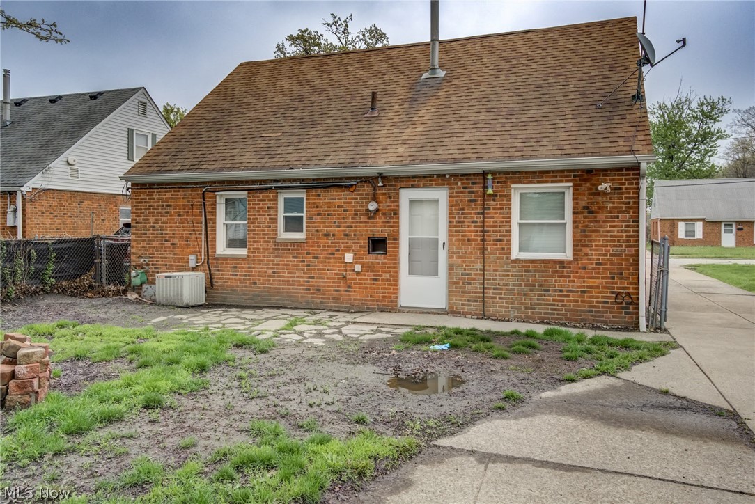 4706 W 158th Street Cleveland OH 44135