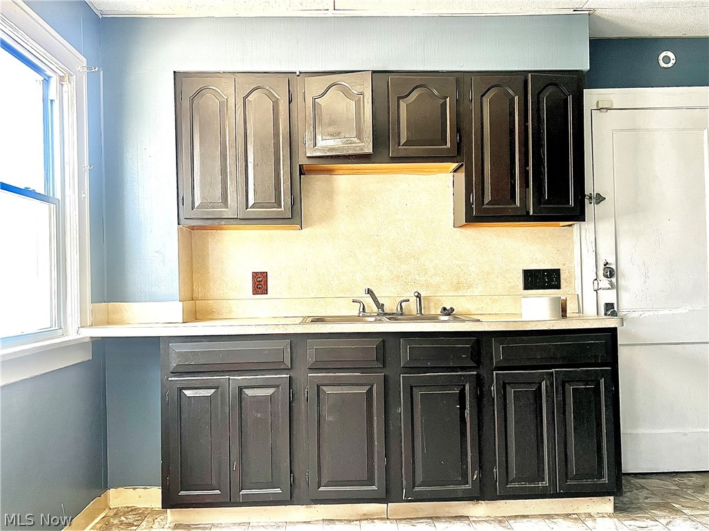 3294 E 105th Street Cleveland OH 44104