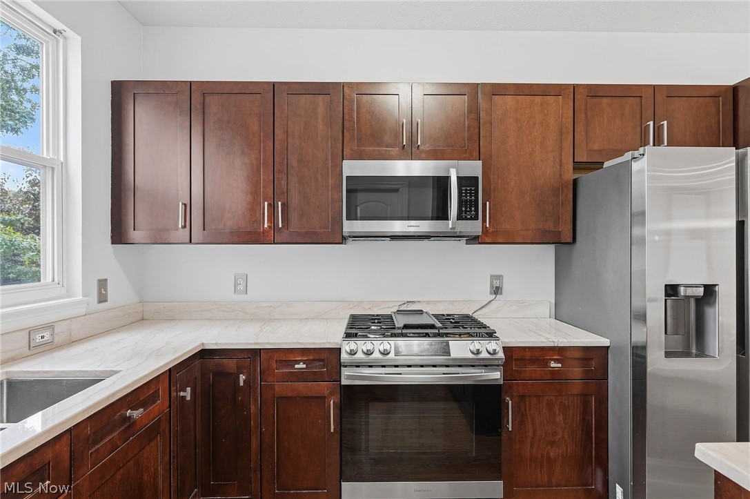 5502 Courtland Court Cleveland OH 44102