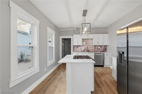12701 Plover Street Lakewood OH 44107