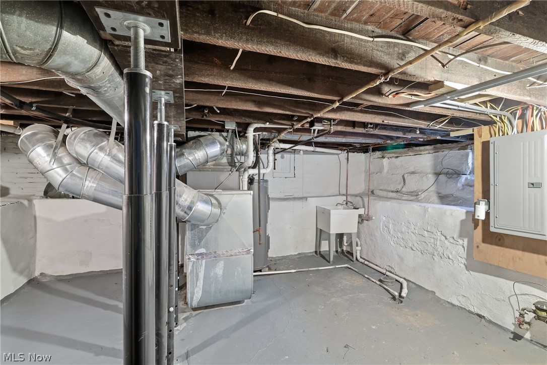 12701 Plover Street Lakewood OH 44107