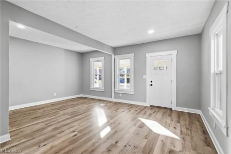 12701 Plover Street Lakewood OH 44107