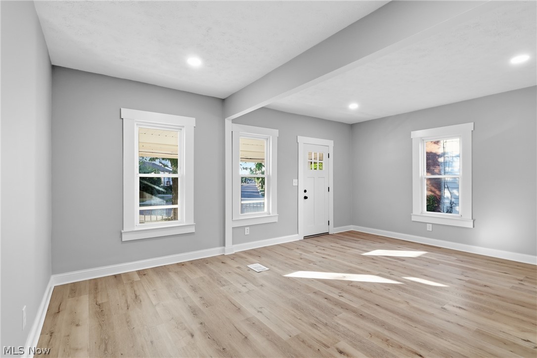 12701 Plover Street Lakewood OH 44107