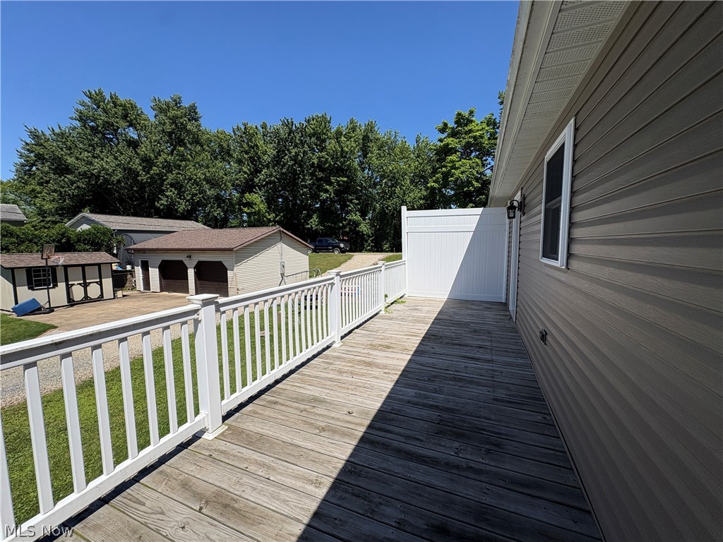 82 Pine Street Dover OH 44622