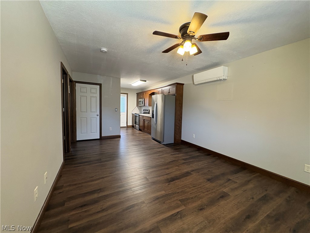 82 Pine Street Dover OH 44622