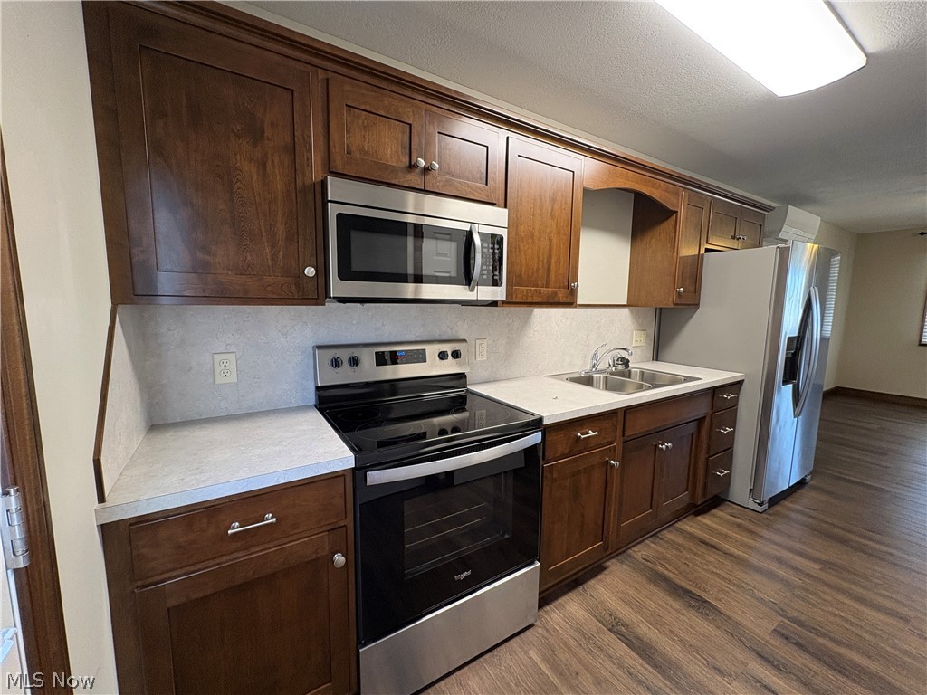 82 Pine Street Dover OH 44622
