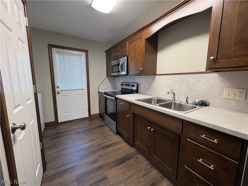 82 Pine Street Dover OH 44622