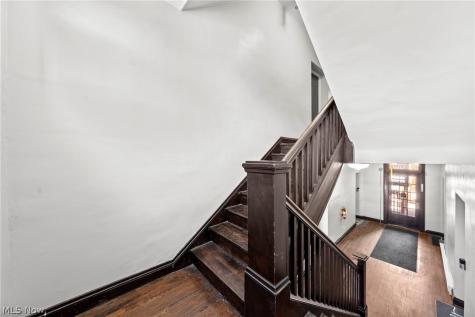 1385 Cranford Avenue Lakewood OH 44107