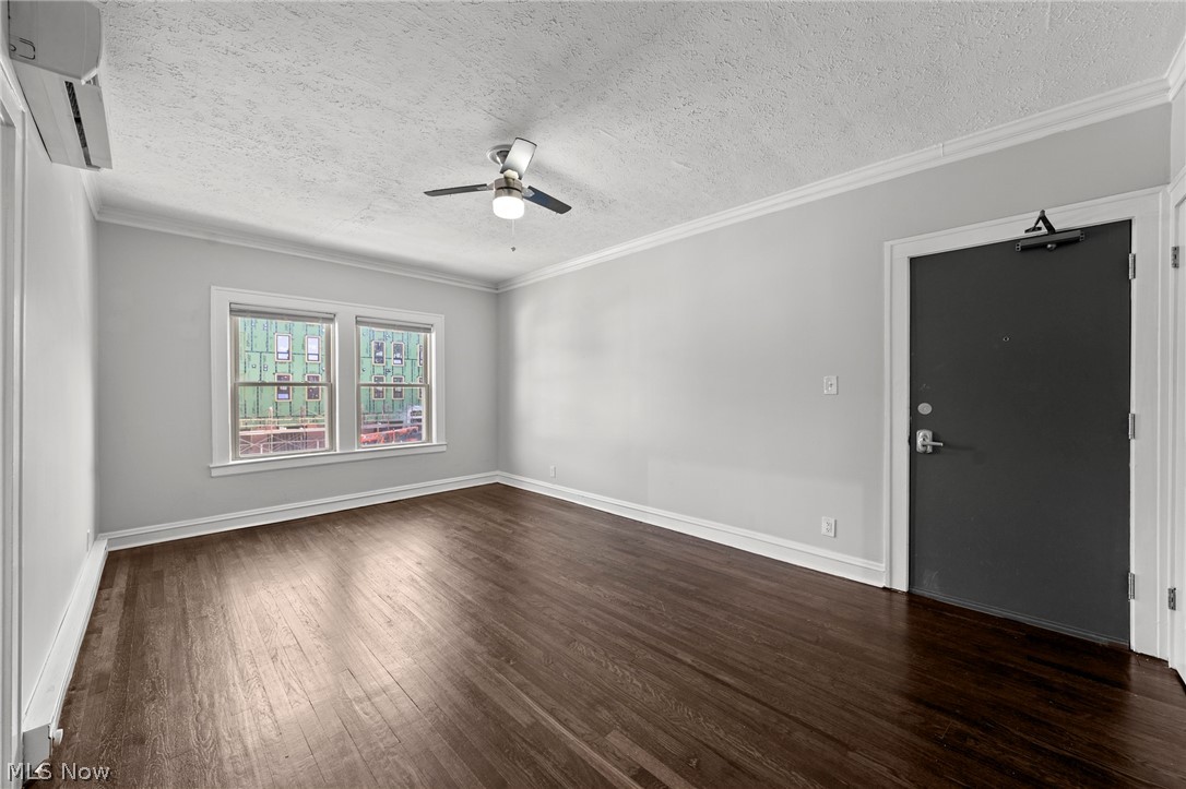 1385 Cranford Avenue Lakewood OH 44107