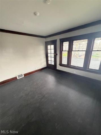 9529 Mount Auburn Avenue Cleveland OH 44104