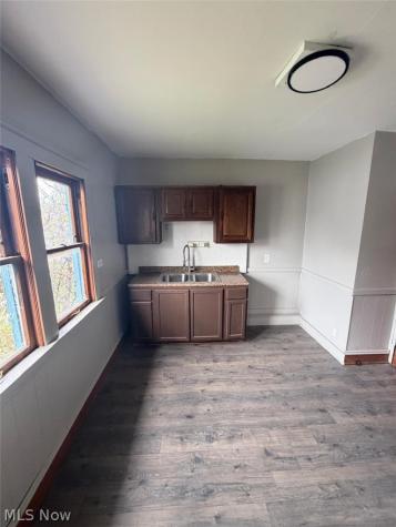 9529 Mount Auburn Avenue Cleveland OH 44104