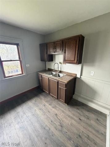 9529 Mount Auburn Avenue Cleveland OH 44104