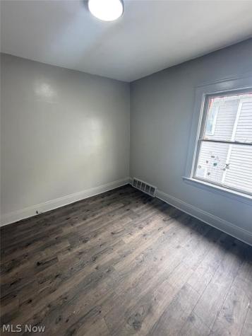 9529 Mount Auburn Avenue Cleveland OH 44104