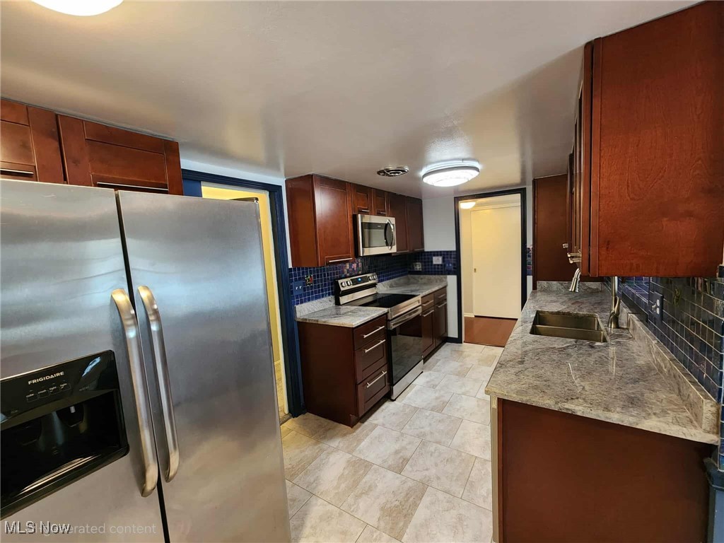 6960 Carriage Hill Drive Brecksville OH 44141