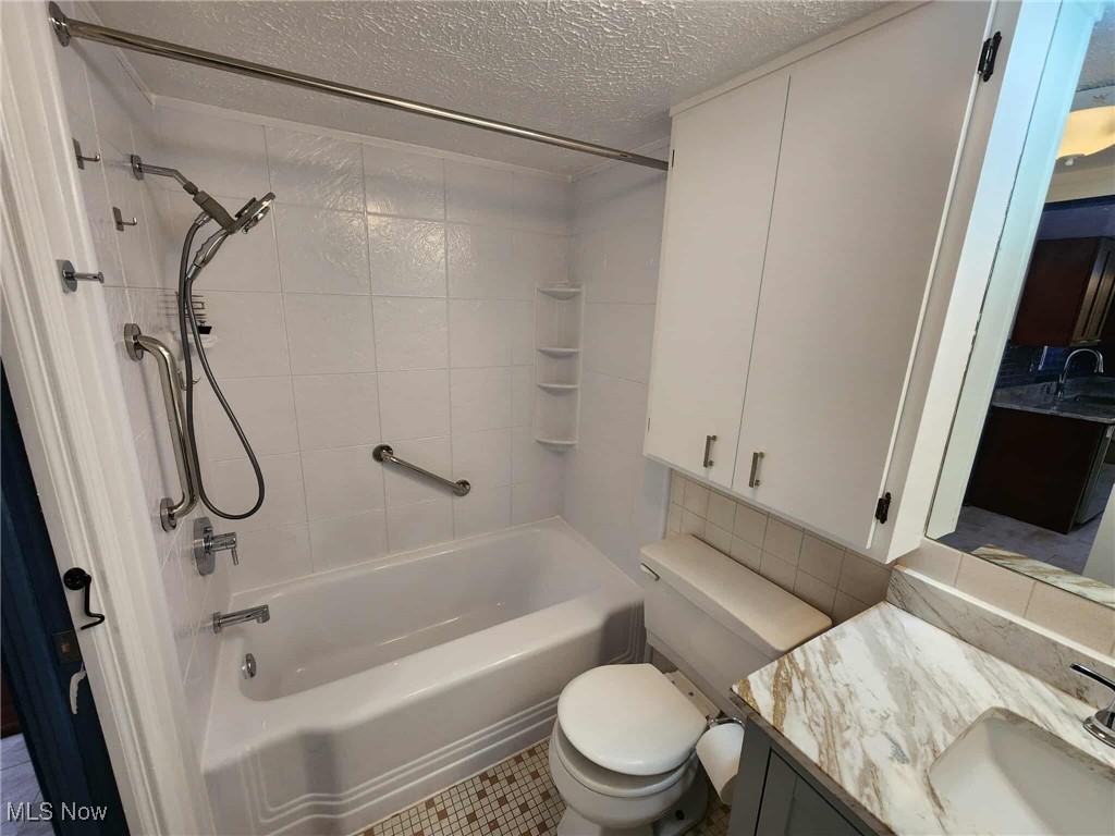 6960 Carriage Hill Drive Brecksville OH 44141