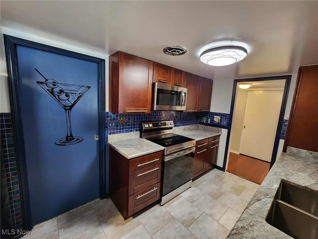 6960 Carriage Hill Drive Brecksville OH 44141