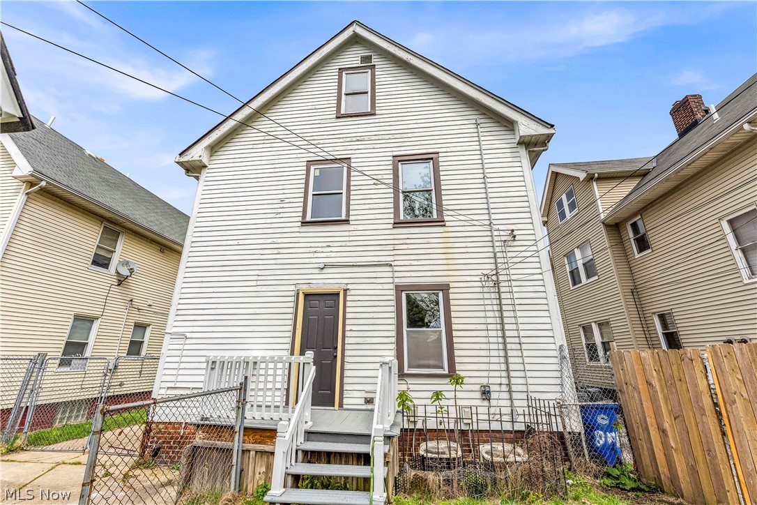 428 E 148th Street Cleveland OH 44110