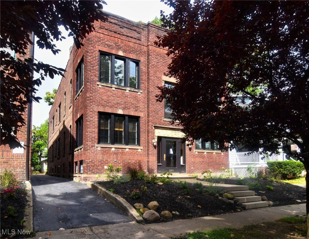 2272 Grandview Avenue Cleveland Heights OH 44106