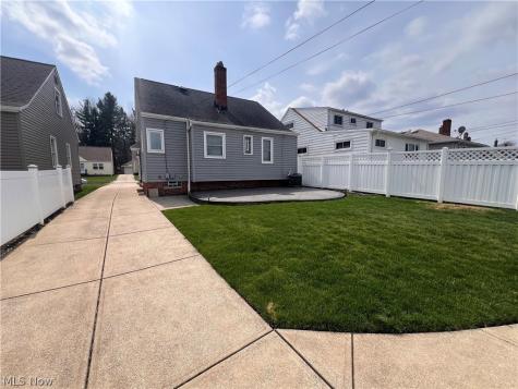3006 Torrington Avenue Parma OH 44134