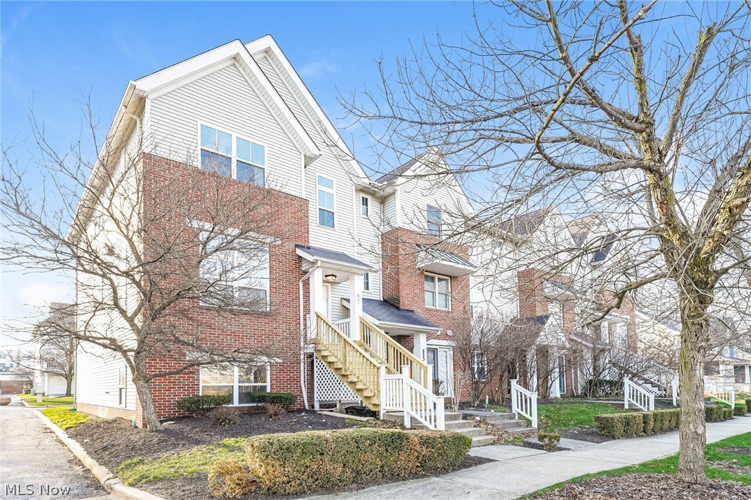 821 Nela View Road Cleveland Heights OH 44112