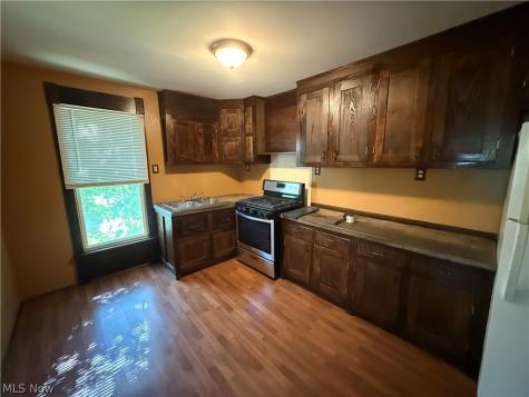 1076 Ackley Street Akron OH 44306